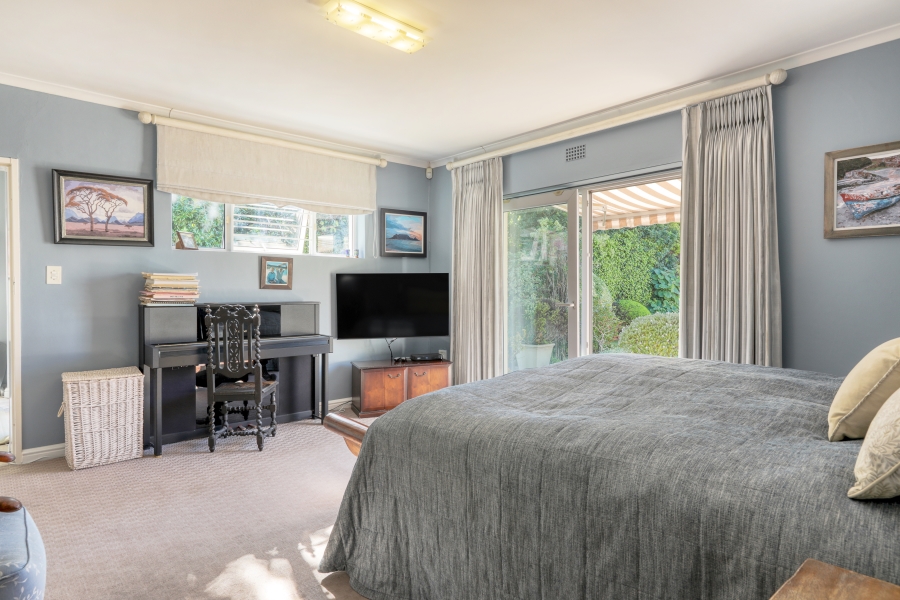 4 Bedroom Property for Sale in Constantia Western Cape